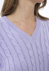 Felix Hardy CABLE V-NECK  - Tubino - lilac