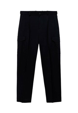 Pantalones cargo negros con un diseño de pierna recta, que presentan dos bolsillos laterales y una textura de tela suave. Cierre de botón seguro en la cintura.