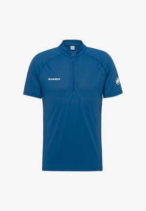 Niebieska sportowa koszulka z krótkim rękawem i półzamkiem z przodu, z logo "Mammut" na piersi oraz okrągłym logo mamuta na lewym rękawie.