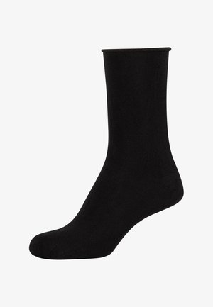 Schwarze Baumwollsocke, mittellang bis zur Wade, glatte Textur, runde Zehenform, verstärkte Ferse, ohne sichtbare Muster oder Akzente, schlichtes Design.