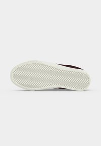 Even&Odd by Zalando Baskets basses - burgundy