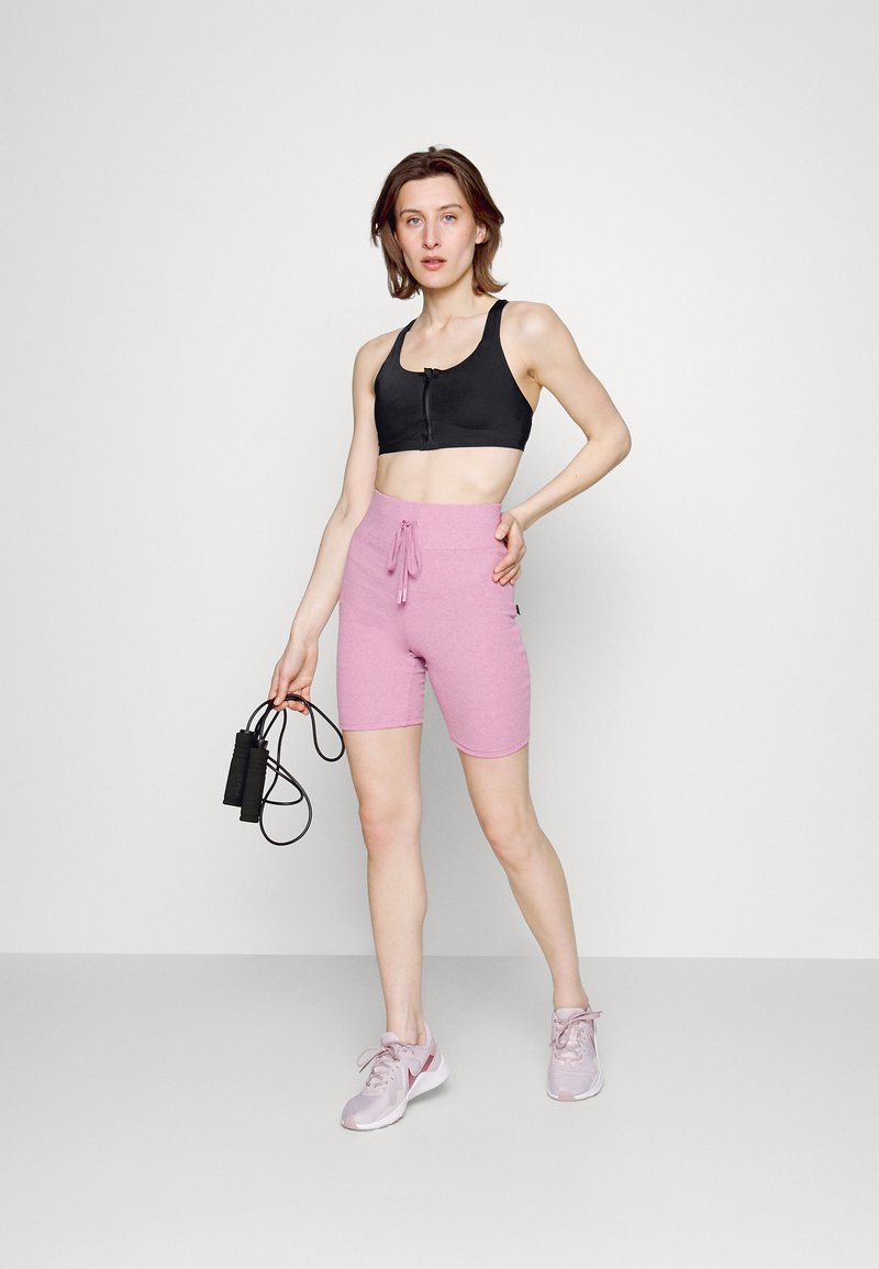 Damen Sportbekleidung | Athleta EMPOWER II TRAIN BRA A-C Sport-BH mit mittlerer Stützkraft black/schwarz - LV78464 Damen Sportbekleidung | Athleta EMPOWER II TRAIN BRA A-C Sport-BH mit mittlerer Stützkraft black/schwarz - LV78464