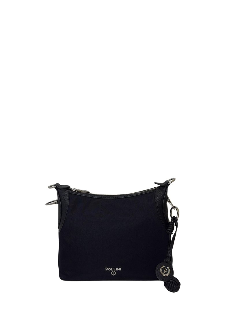Borsa a tracolla in tessuto nero con design curvo, caratterizzata da dettagli in pelle, hardware argentato e una targhetta con logo. Chiusura con zip e tracolla regolabile.