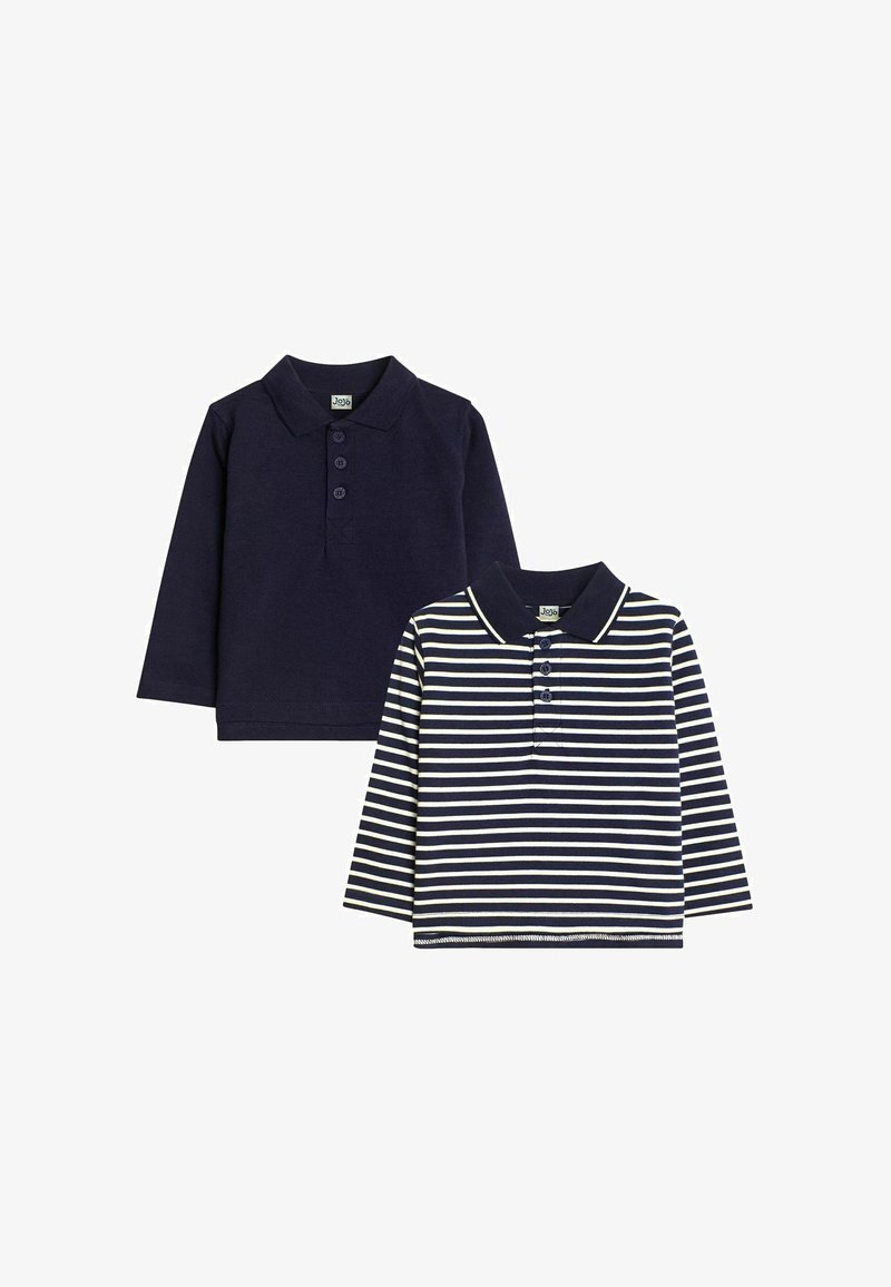 Divas garām piedurknēm polo krekli: viens vienkrāsains tumši zils ar trim pogām, otrs tumši zils ar baltiem svītrām, ar trim pogām un apkakles kaklu.