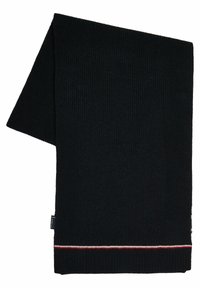 Écharpe en tricot noire avec une texture côtelée et une bande rayée rouge et blanche sur le bord inférieur. Tissu doux, forme rectangulaire.