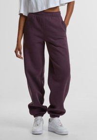 Urban Classics FLUFFY - Joggebukse - plumpurple