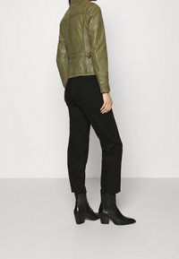 Oakwood Skinnjacka - khaki