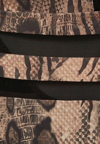 Reiss Badeanzug - mink