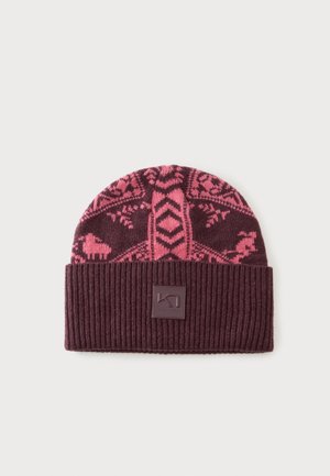 Gorro de punto burdeos y rosa con patrones geométricos y de animales, puño acanalado doblado y parche cuadrado con logo en el centro delantero.
