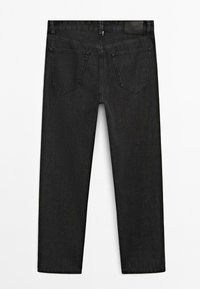 Jeans in denim nero, taglio dritto, design a cinque tasche, cuciture visibili, etichetta in pelle in vita, texture liscia.