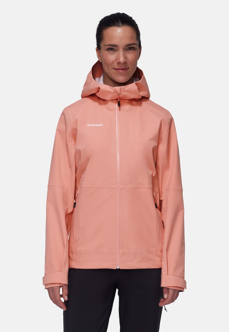 Hellrosa, wasserfeste Jacke mit Kapuze, Frontreißverschluss und Seitentaschen. Mit einem Logo auf der Brust und verstellbaren Ärmeln.