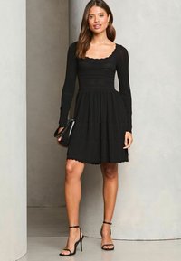 Lipsy PETITE - Pulóverruha - black