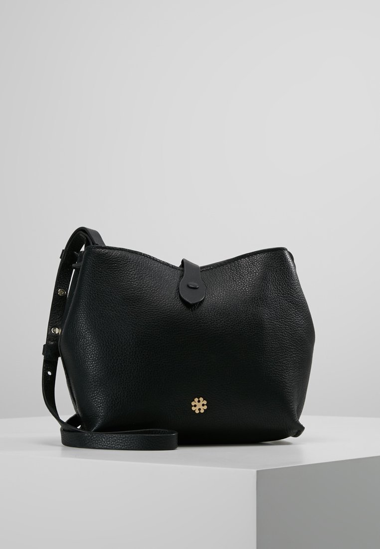 DAY Birger et Mikkelsen BRING Across body bag black