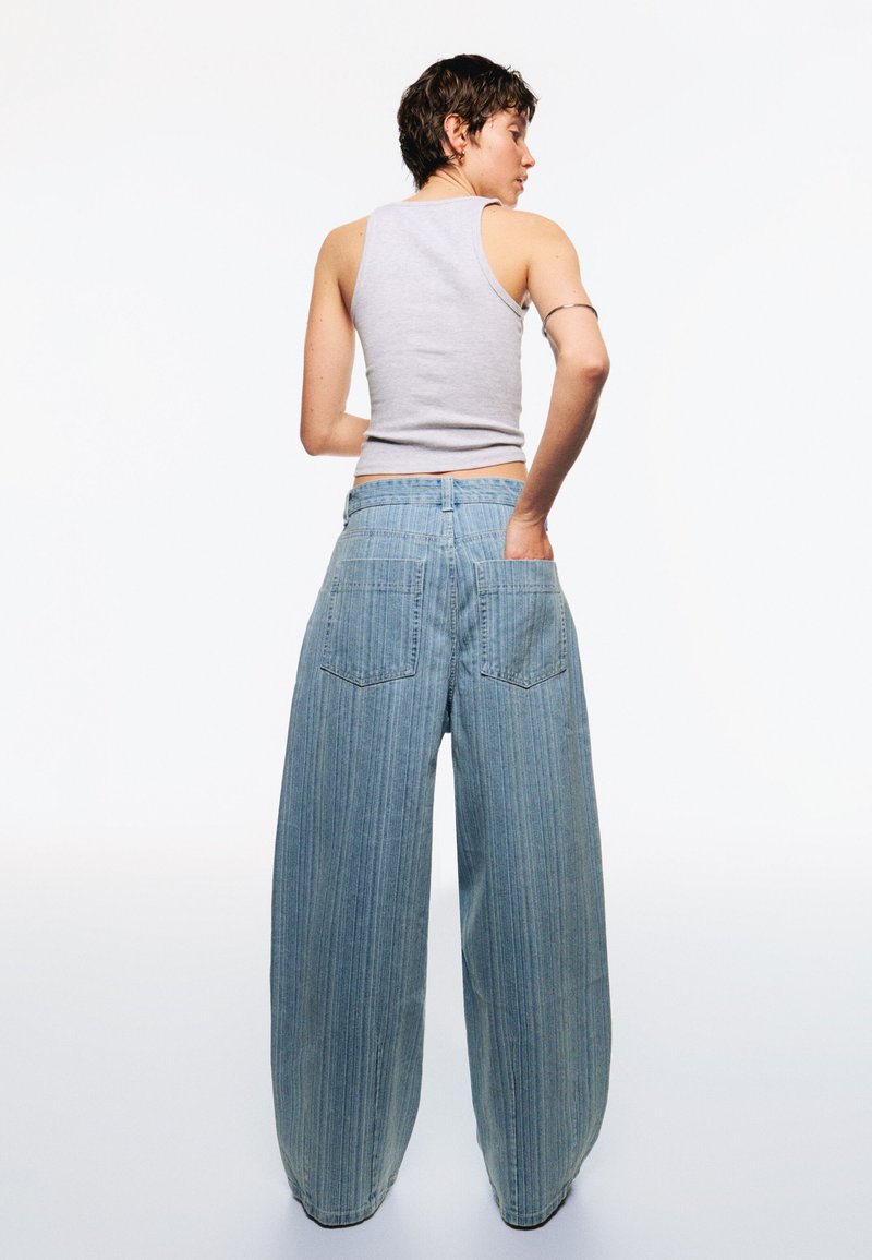 Bershka - Jean boyfriend - light blue denim, Agrandir