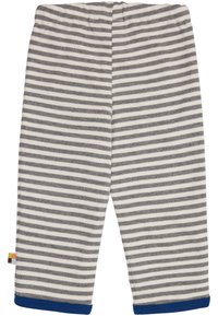 Gestreifte Hose in Grau und Weiß, aus weich Baumwolle gefertigt, mit einem blauen Bund und Bündchen sowie einem kleinen, mehrfarbigen Etikett an der Seite.