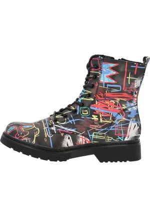 Stivaletti con lacci alla caviglia in materiale sintetico nero, decorati con motivi graffiti colorati in rosso, blu e giallo; tacco a blocco per un'altezza aggiuntiva.