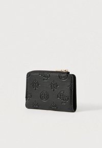 Crna kožna novčanica s utisnutim cvjetnim uzorcima i naglascima logotipa. Ima zatvarač na patentni zatvarač i kompaktan pravokutni oblik.