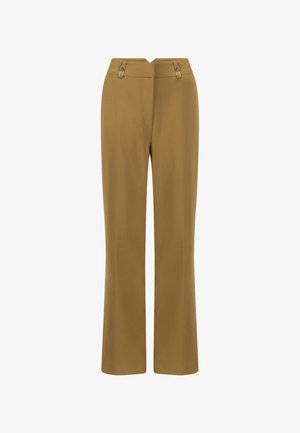 Braune gerade geschnittene Hosen mit hoher Taille und silbernen Schnallen-Details am Bund, vor einem weißen Hintergrund.