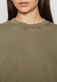 ONLY Tall ONLLUCY LIFE OVERSIZE TEE - Topper langermet - kalamata