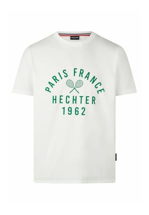 Weißes Baumwoll-T-Shirt mit grünem Aufdruck "PARIS FRANCE HECHTER 1962" und einem Motiv aus gekreuzten Schlägern; klassischer Rundhalsausschnitt; kurze Ärmel.