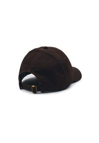 Smeđi pamučni šešir s zakrivljenim vizorom, podesivim remenom straga i ventilacijskim rupama. Jednostavan dizajn s teksturiranom površinom tkanine.