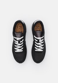 Woden Sneakers - black