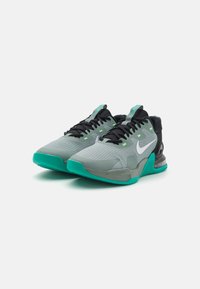 Nike Performance AIR MAX ALPHA TRAINER 5 - Scarpe da allenamento - mica green/white/black/clear jade/pure platinum/lime blast