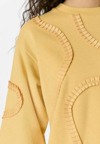 Object LIV RE 3/4  - Sweatshirt - daffodil