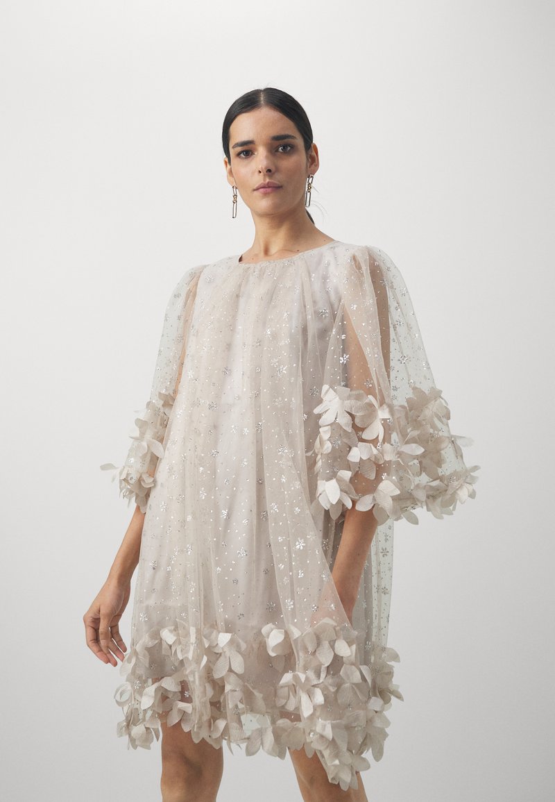 Ida Sjöstedt RIVER DRESS - Rochie cocktail/Rochie petrecere - pale mushroom/silver glitter
