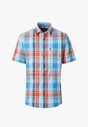 Chemise à manches courtes boutonnée avec un motif à carreaux bleu, orange, blanc et gris, et une poche poitrine sur fond blanc.