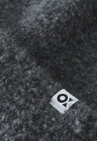 OPUS Beanie - graphite glaze