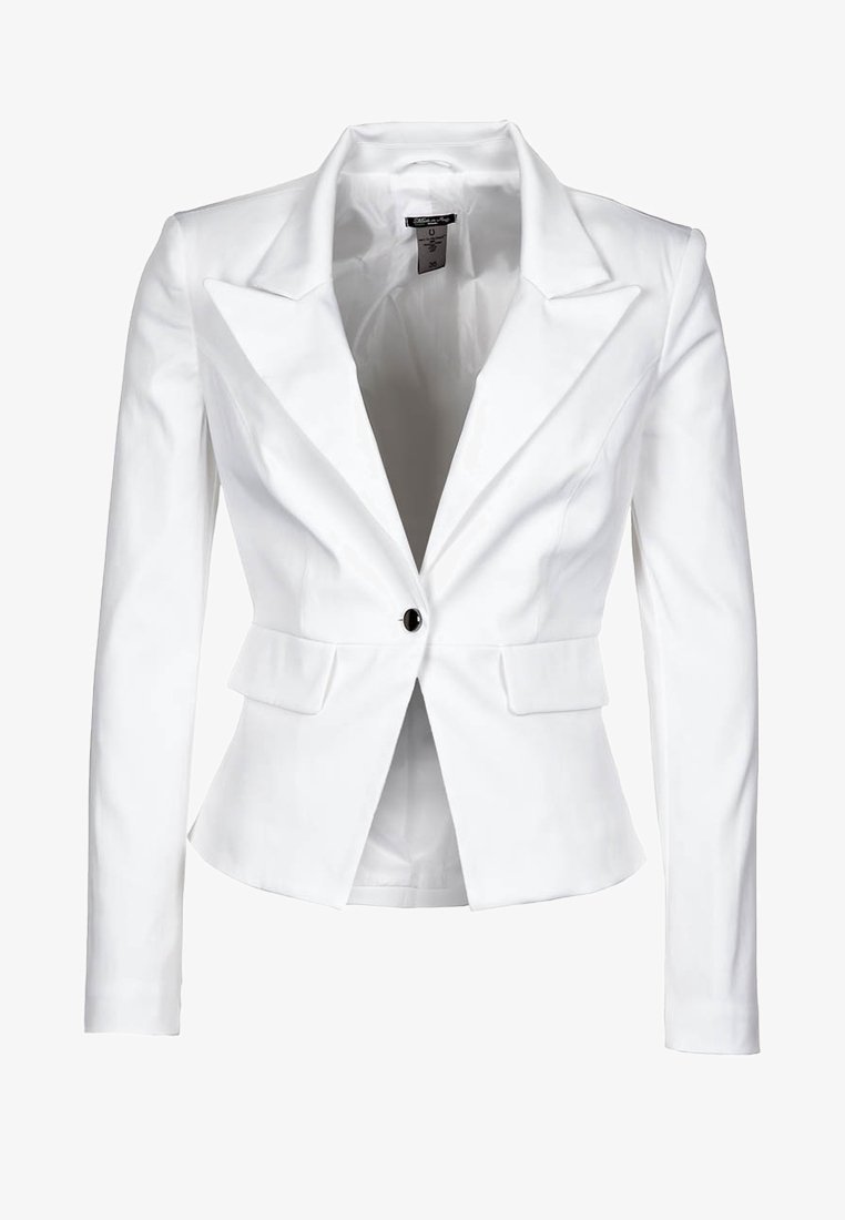 Vit skräddarsydd kavaj med slagkrage, enknappsstängning, två framfickor och strukturerad siluett. Slät, texturerad tyg.