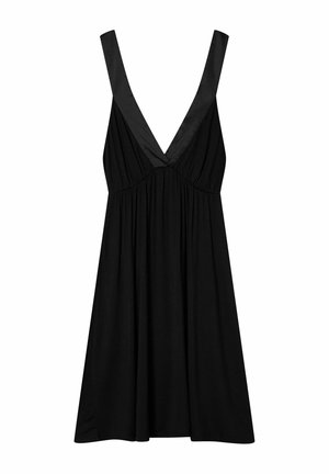 Czarna sukienka bez rękawów z głębokim dekoltem w serek, dopasowaną talią i rozkloszowaną spódnicą do kolan.