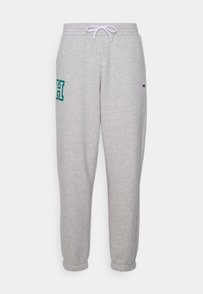 Herren Trainingsanzüge | Champion Rochester CHAMPION ROCHESTER X STRANGER THINGS Jogginghose grey/grau - QM59221 Herren Trainingsanzüge | Champion Rochester CHAMPION ROCHESTER X STRANGER THINGS Jogginghose grey/grau - QM59221