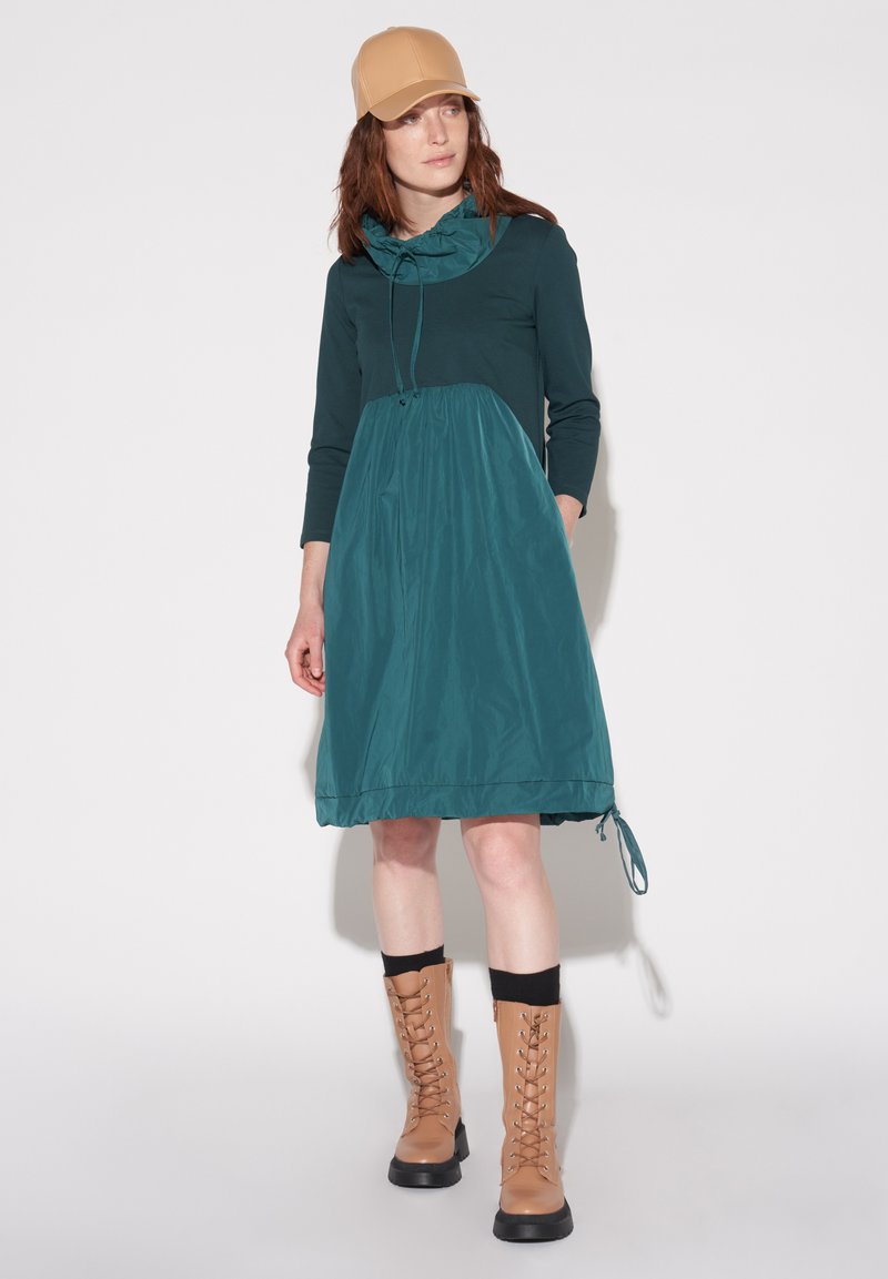 Vicario Cinque AMANDA - Freizeitkleid - green britain/dunkelgrün ...