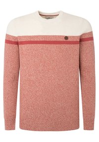 Roter und cremefarbener Strickpullover mit Rundhalsausschnitt, der eine strukturierte Oberfläche und zwei horizontale rote Streifen über der Brust aufweist.
