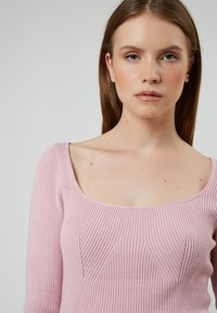 INFLUENCER Maglione - pink