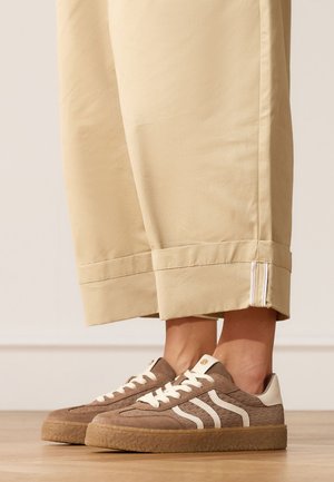 Manfield, SNEAKER MIT-DETAILS - Sneakers laag - braun
