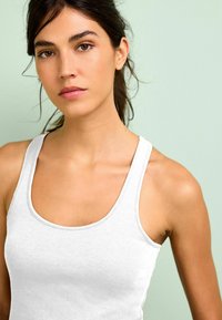 Next SCOOP NECK RIB RACER VEST - Toppi - white