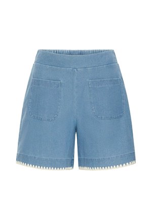 Lette blå denimshorts med elastisk talje, to baglommer og dekorativt hvidt bølget trim langs kanten.