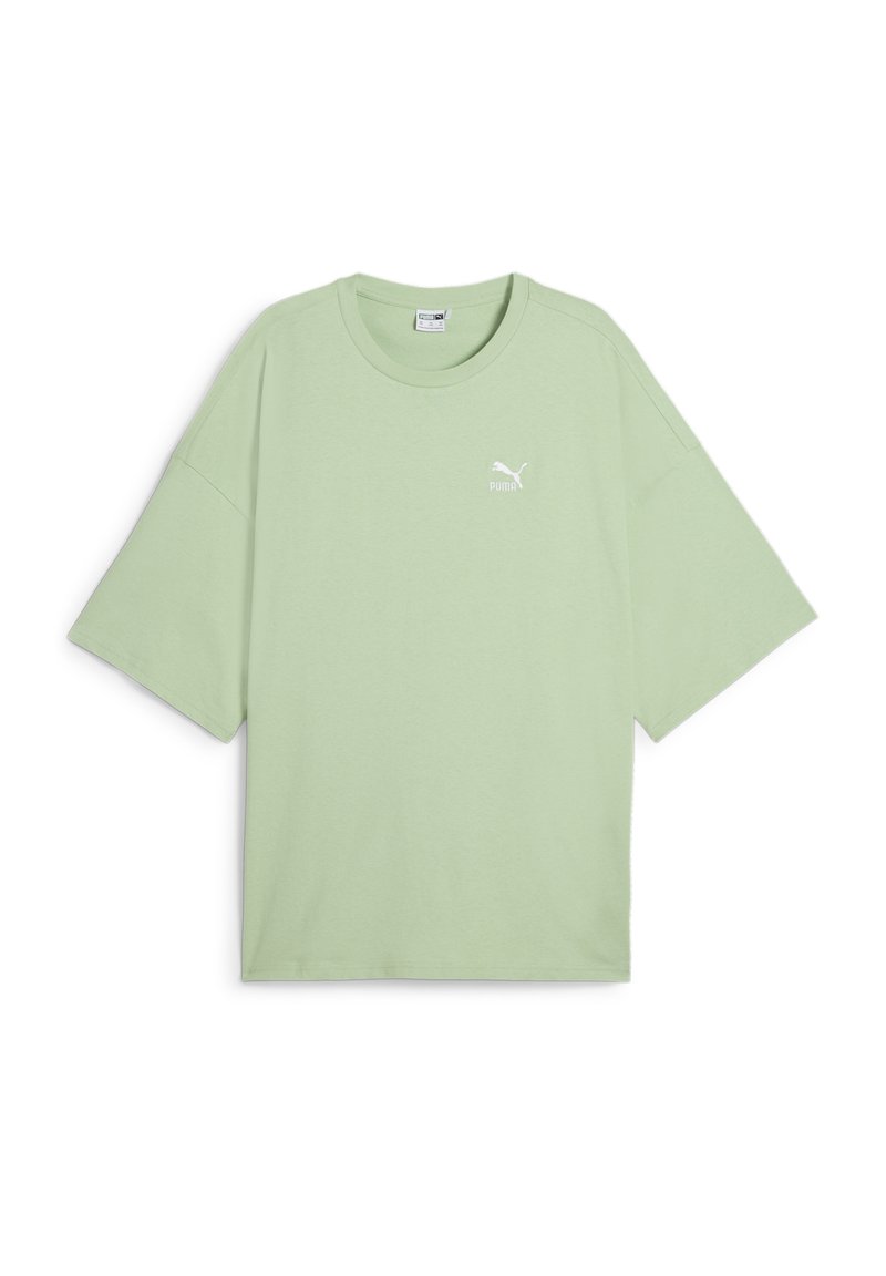 T-shirt verde chiaro a maniche corte realizzato in cotone, con scollatura rotonda e un logo Puma bianco sulla parte sinistra del petto.