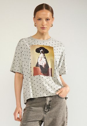 Nümph, NUROSSA OVERSIZE T-SHIRT - T-shirt imprimé - light grey mel