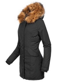 Chaqueta parka negra con capucha de piel sintética, cremallera frontal, bolsillos laterales y puños acanalados; textura suave con silueta ajustada.