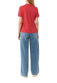 comma casual identity T-shirt basic - granatapfel