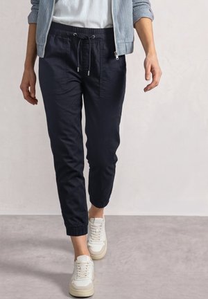 Street One, SLIM-LEG PANTS IN PAPER-TOUCH QUALITY - Stoffhose - deep blue