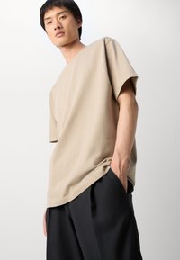 Lindbergh O NECK TEE OVERSIZE - Basic póló - stone
