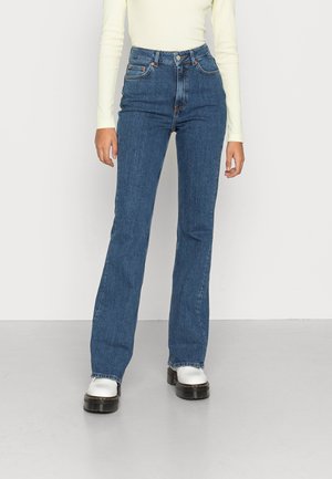 Jeansy Bootcut