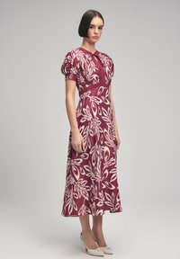 adL V NECK - Vapaa-ajan mekko - printed damson