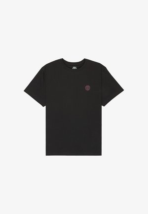 T-shirt nera a maniche corte con scollo rotondo e piccolo logo rosa circolare sul petto sinistro.