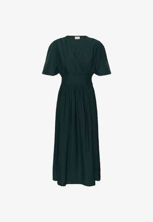 Robe midi vert foncé avec col en V, manches courtes bouffantes, taille cintrée et jupe froncée.